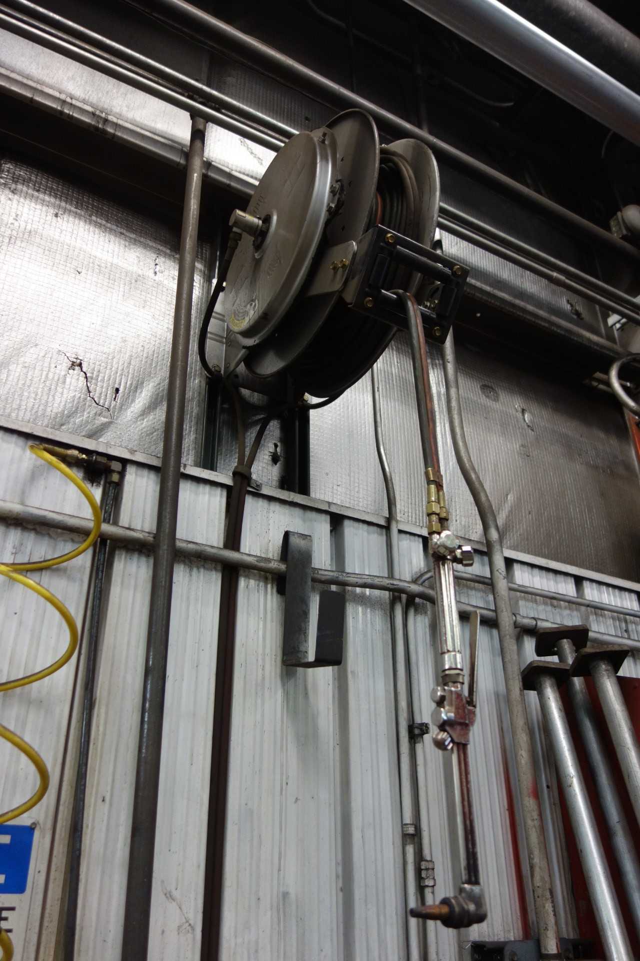 AIRGAS ACETYLENE & OXYGEN HOSE REEL (TANKS NOT INCLUDED) - WELDING EQUIPMENT