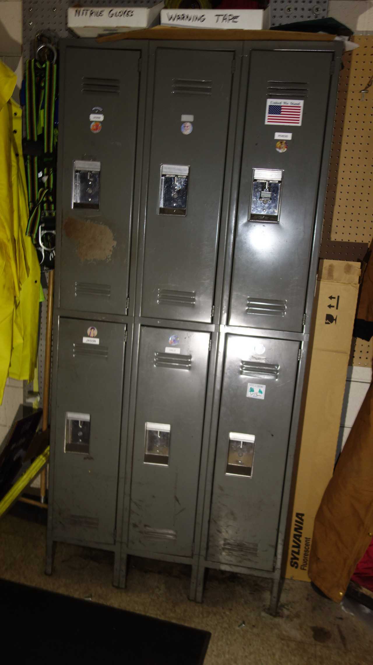 2X SECTIONS OF LOCKERS WITH CONTENTS - TOOL STORAGE