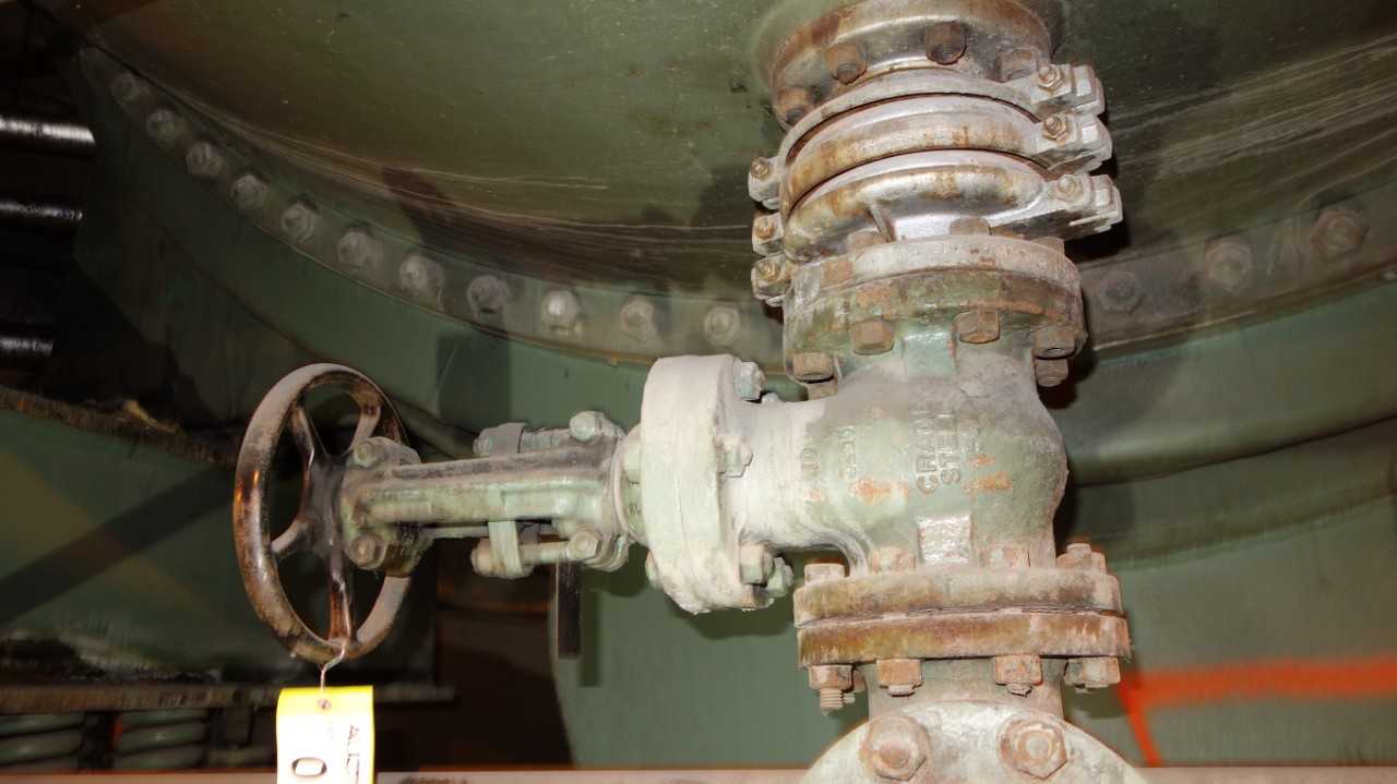 LOT OF 2 CRANE 47XR 4IN STEEL WEDGE GATE VALVE - VALVES
