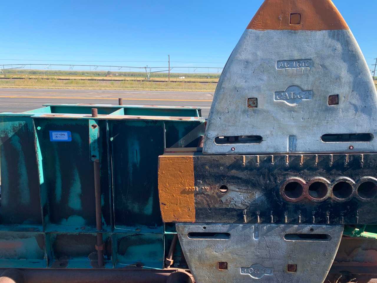 Pipe 7”wide base, Cabot gear box D160B, Int cap, cranks AC1809(2), weights AC1810(4), beam, no saddle bearing, no wrist pins, tail bearings w/equalizer, no pitman arms, Sampson post - PALLET JACKS