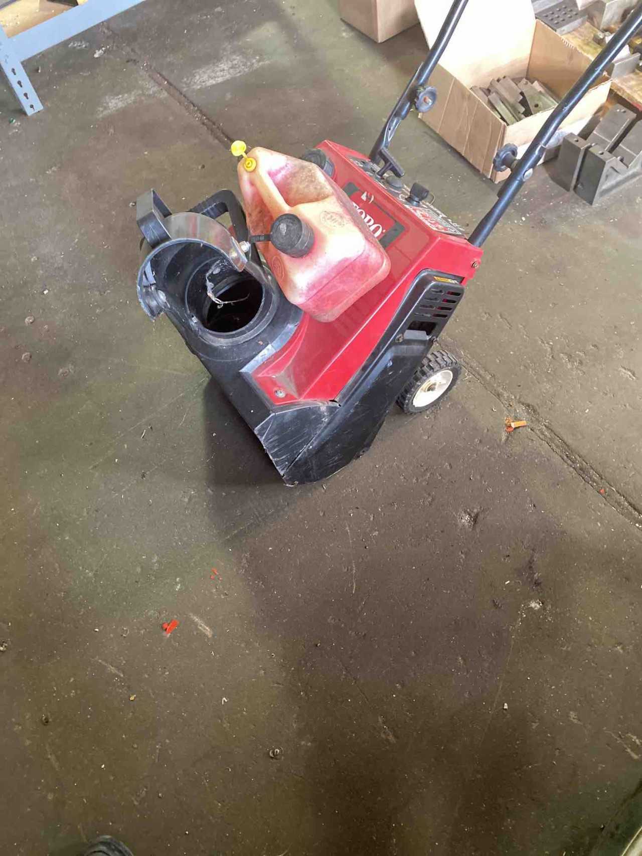 Snow blower - MATERIAL HANDLING