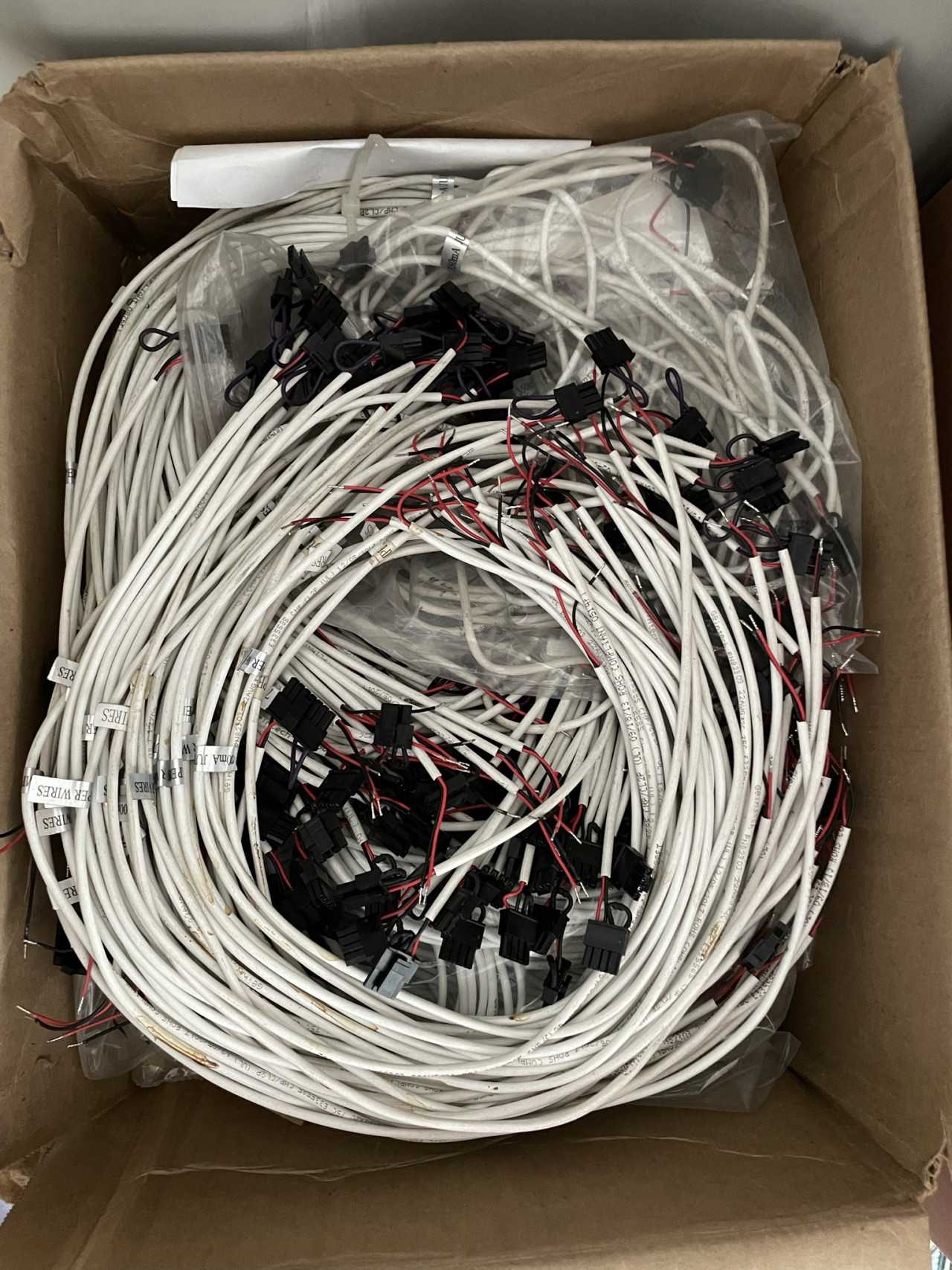 Lot of Approximately 2000 New and Unused LED Emergency Backup Drivers and Batteries from Fulham - ELECTRIC POWER TOOLS