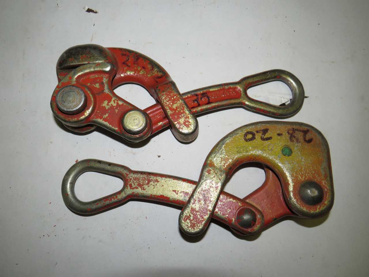 LOT OF 2 KLEIN HAVEN'S GRIP / BULLDOG WIRE PULLING GRIP - ELECTRIC POWER TOOLS