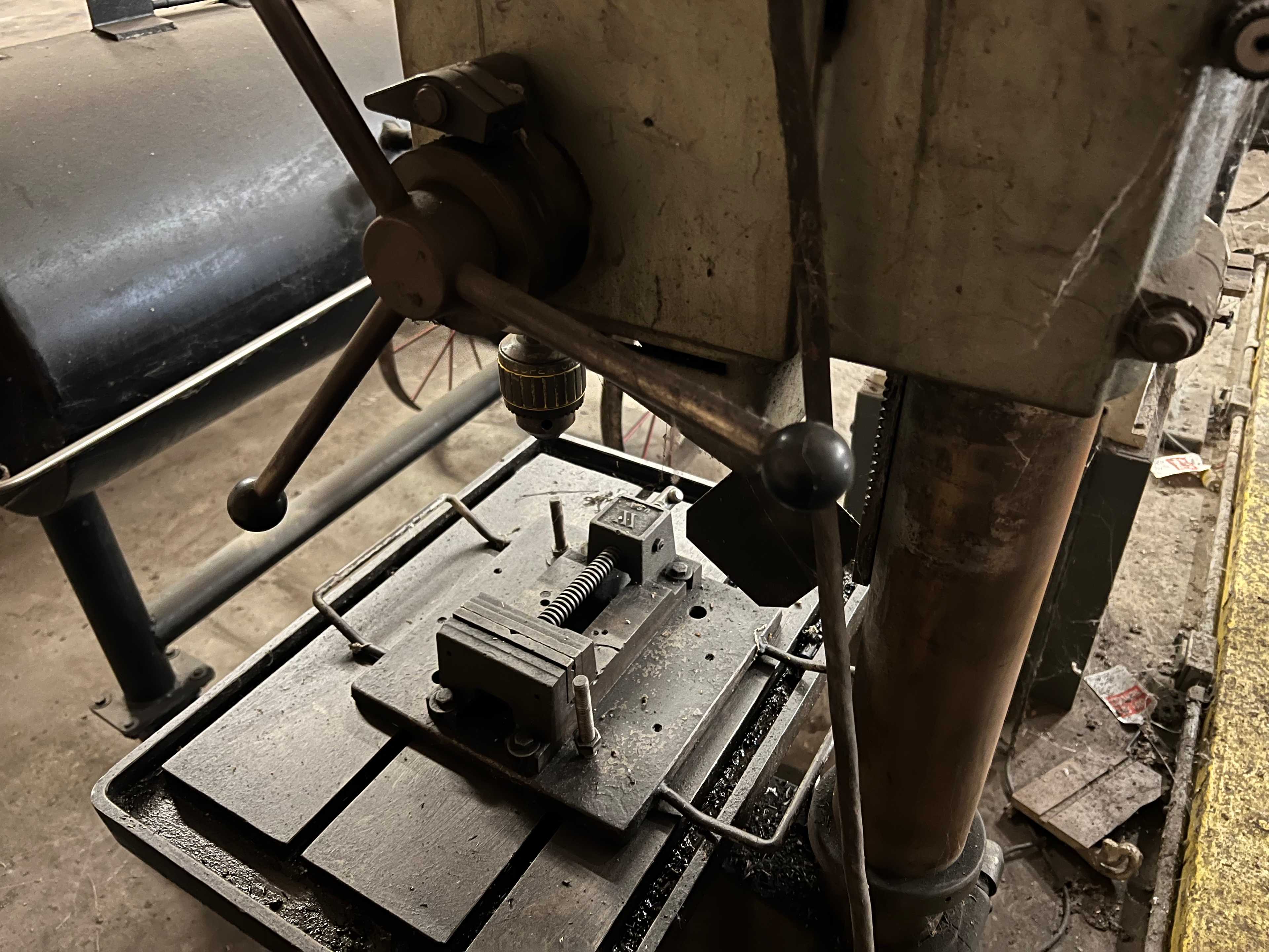 DRILL PRESS - UPRIGHT DRILL PRESSES