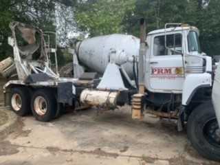2000 MACK 600 DM600 READYMIX CONCRETE MIXER TRUCK - NO TITLE AVAILABLE - MIXER TRUCKS