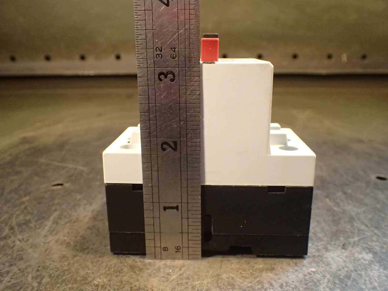 General Electric GE SKF0H Manual Motor Controller: 600 VAC, 2.5-4A, 3-Pole - ELECTRIC MOTORS
