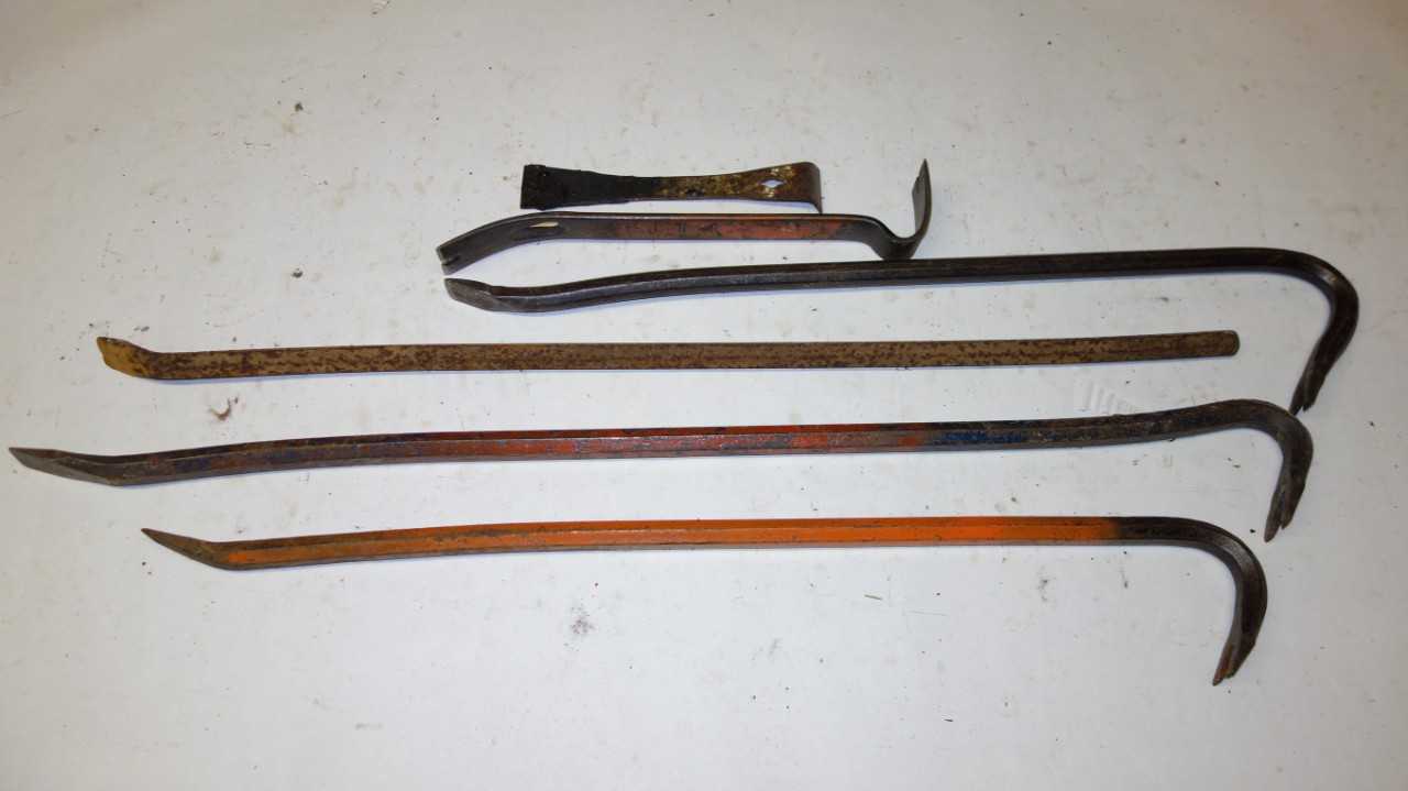 LOT OF 6 ASSORTED CROW BARS - HAND TOOLS