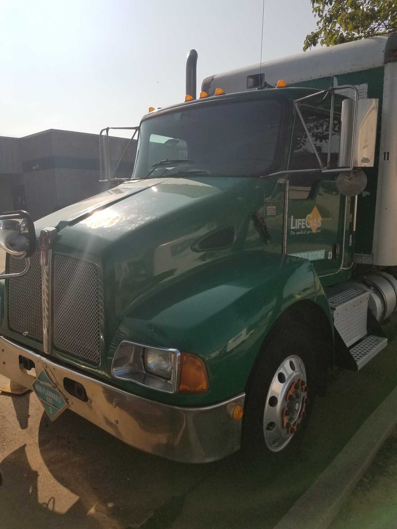 2006 Kenworth T300 Strait Truck - HYDRO EXCAVATOR TRUCKS