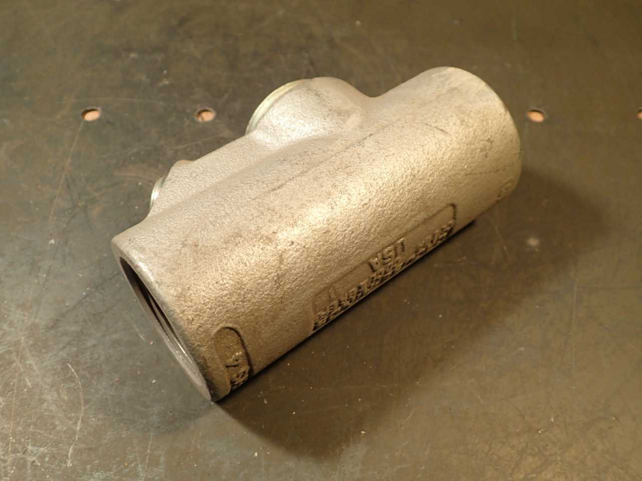 Crouse-Hinds EYS-4 1-1/4" Explosion Proof Drain Seal Conduit Fitting: Female NPT - CONDUIT FITTING