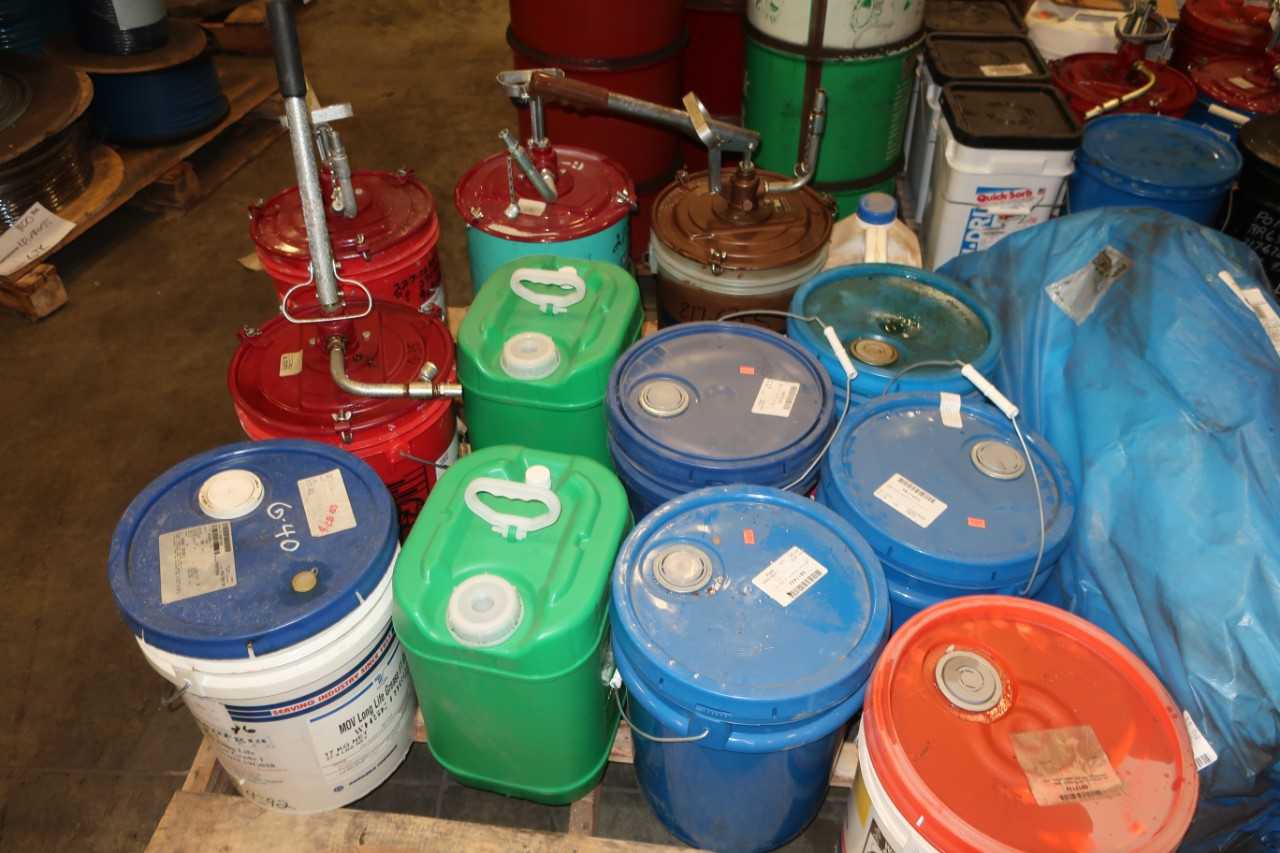 4 PALLETS OF ASSORTED OIL GREASE OIL DRY LUBRICANTS - MISCELLANEOUS
