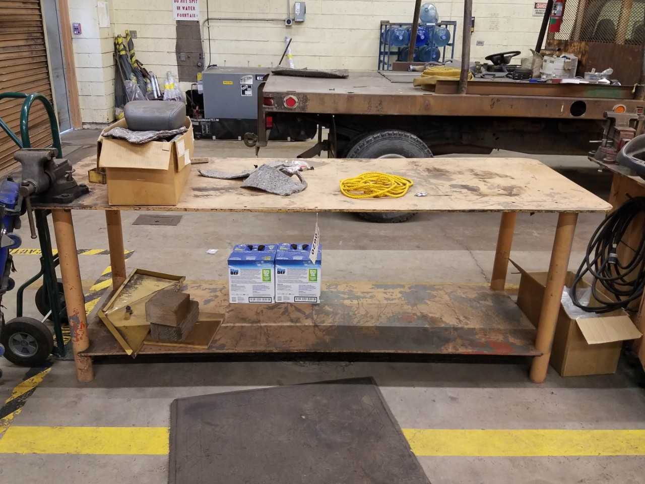 8' x 3' steel work table with 5" vise - MATERIAL HANDLING 8' x 3' steel work table with 5" vise - MATERIAL HANDLING