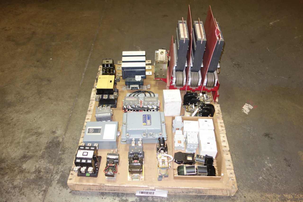 1 PALLET OF ASSORTED CONTRACTORS AND ACCESSORIES - ELECTRICAL COMPONENTS