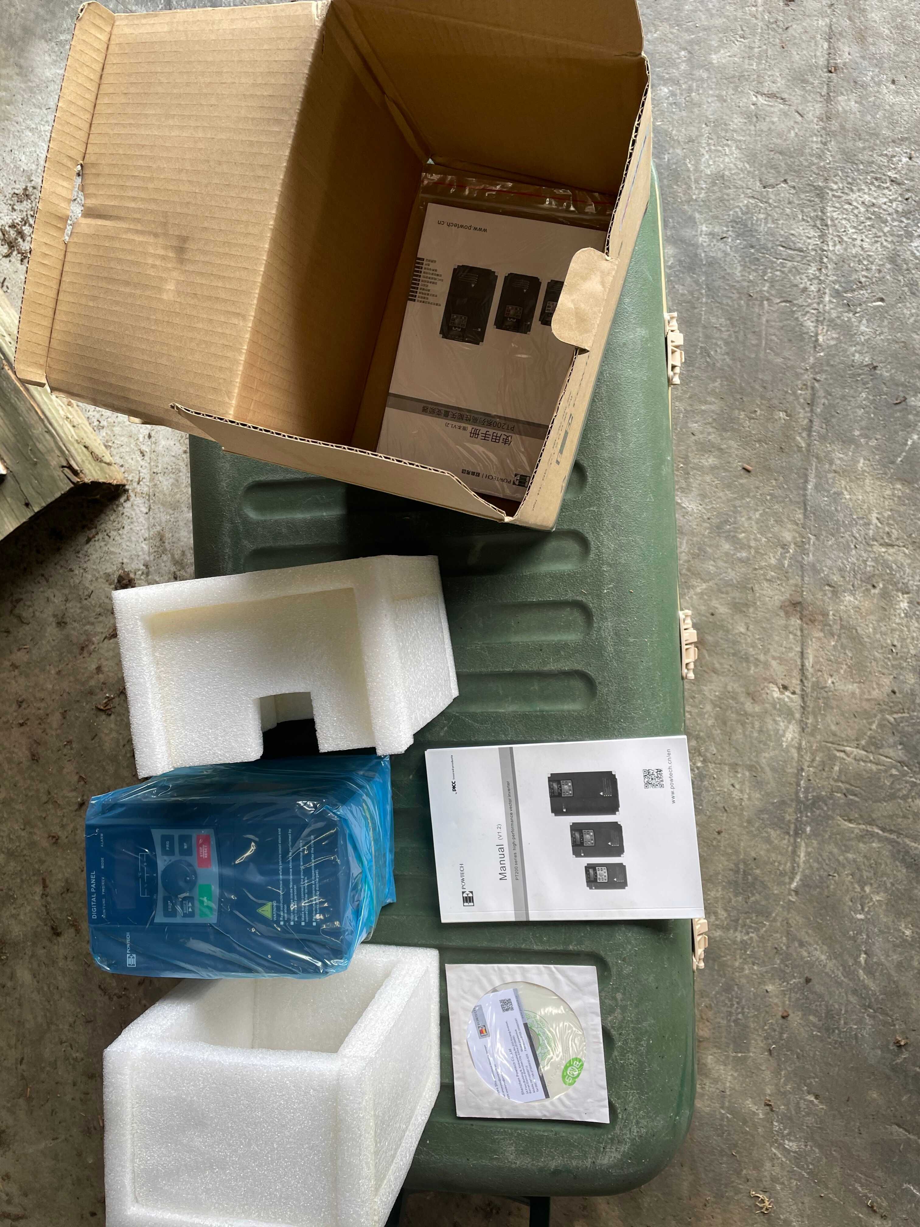 BULK LOT OF 220V 4.5AMP OUTPUT POWTECH PT200 VECTOR INVERTER - QTY 8 - AUTOMATION & CONTROLS
