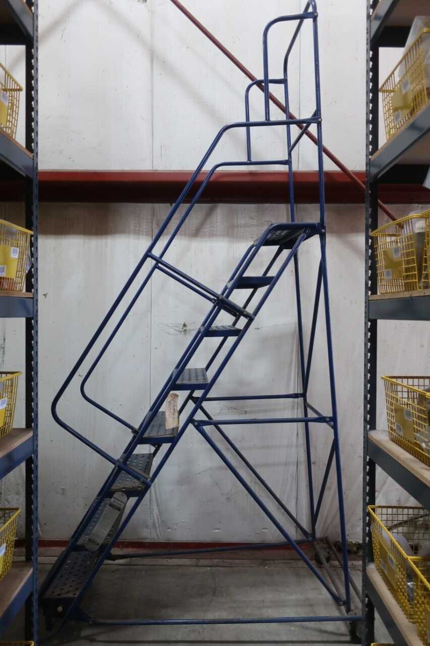 LOUISVILLE ROLLING WAREHOUSE LADDER - MATERIAL HANDLING