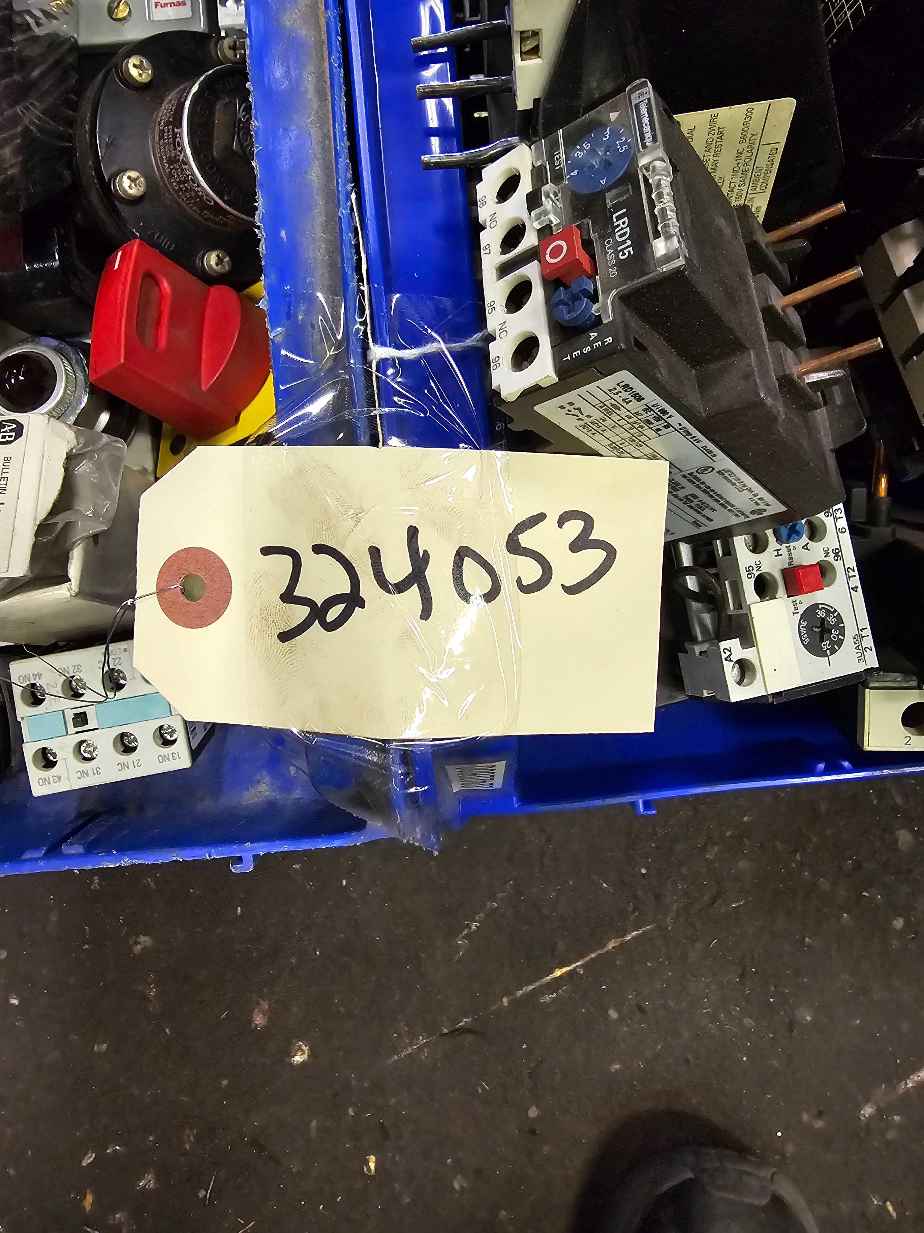LOT OF OVERLOADS & ELECTRICAL PARTS - ELECTRICAL COMPONENTS