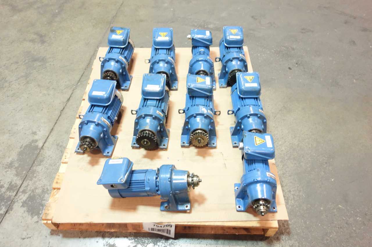LOT OF SM CYCLO 3 PHASE INDUCTION MOTORS - ELECTRIC MOTORS