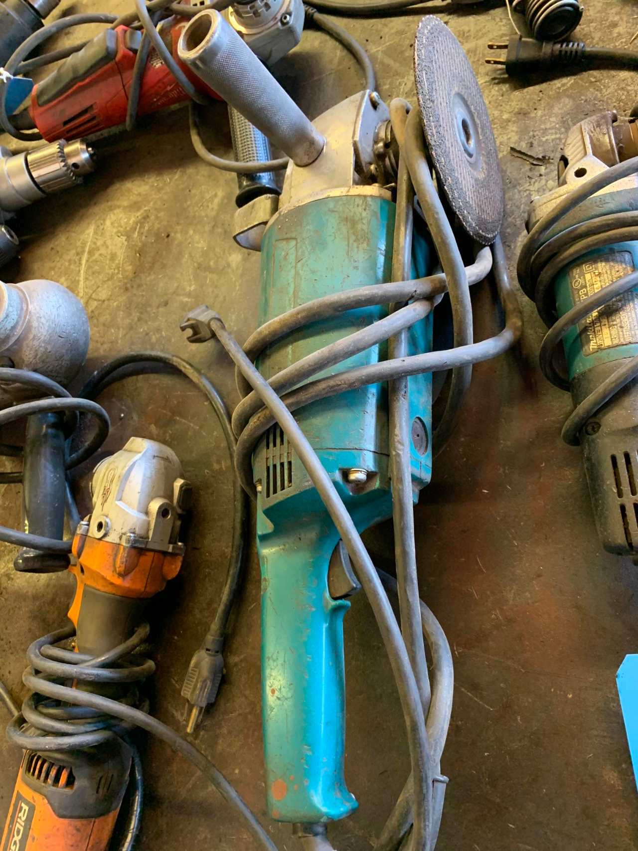 Makita Grinder - INDUSTRIAL PARTS Makita Grinder - INDUSTRIAL PARTS