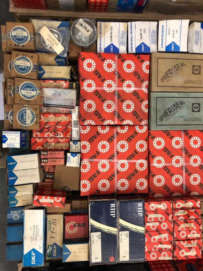 1 pallet of assorted bearings - BEARINGS