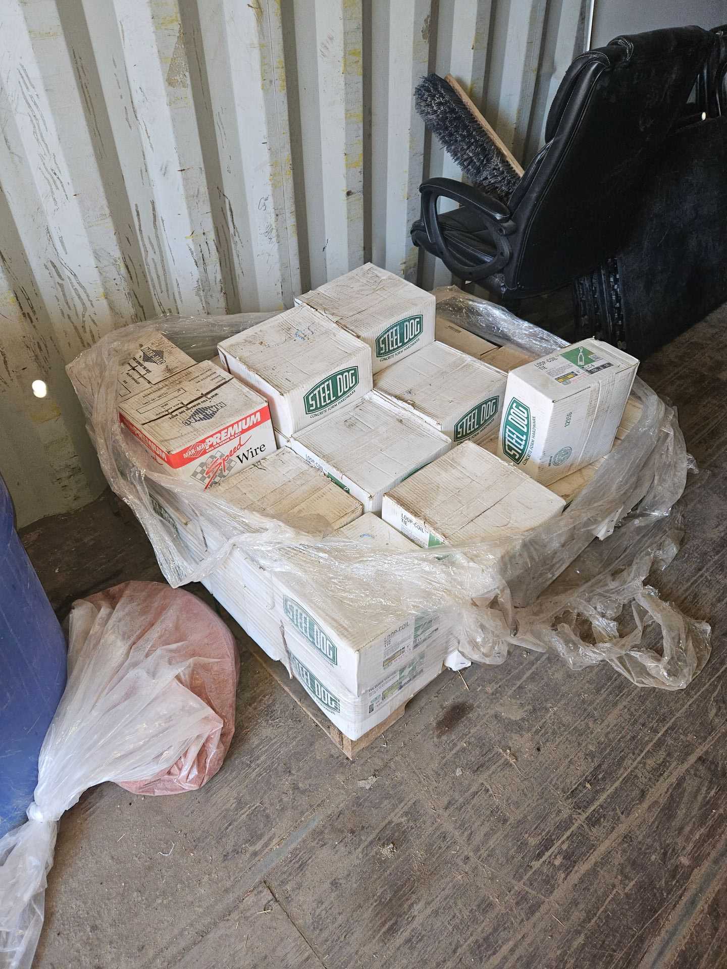 PALLET OF 6" LOOP COIL TIE BOXES - MISCELLANEOUS