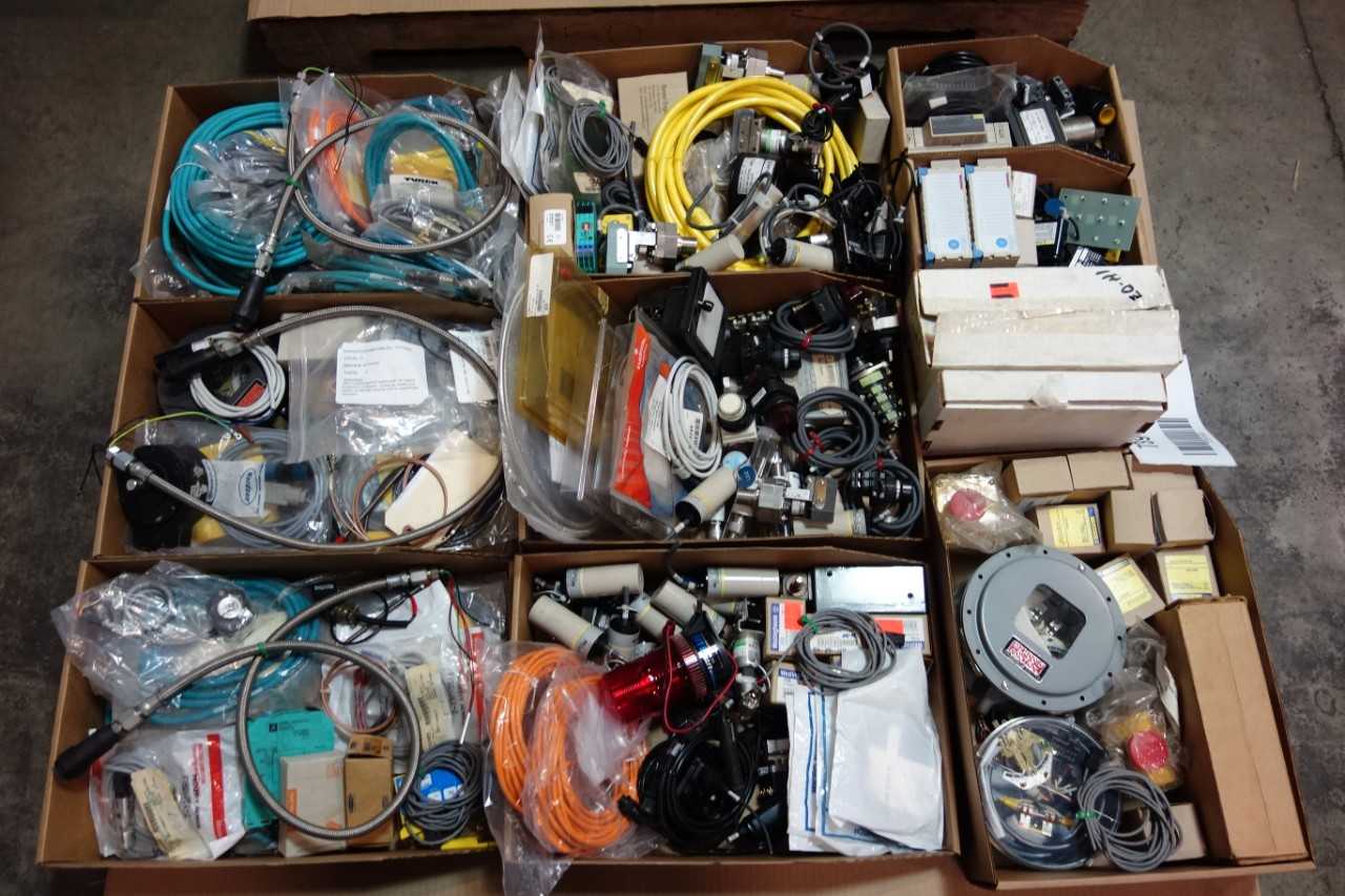 1 PALLET OF CABLE-WIRE CONTROLS, SENSOR CONTROLS- BANNER, TURCK, EMERSON - INDUSTRIAL PARTS
