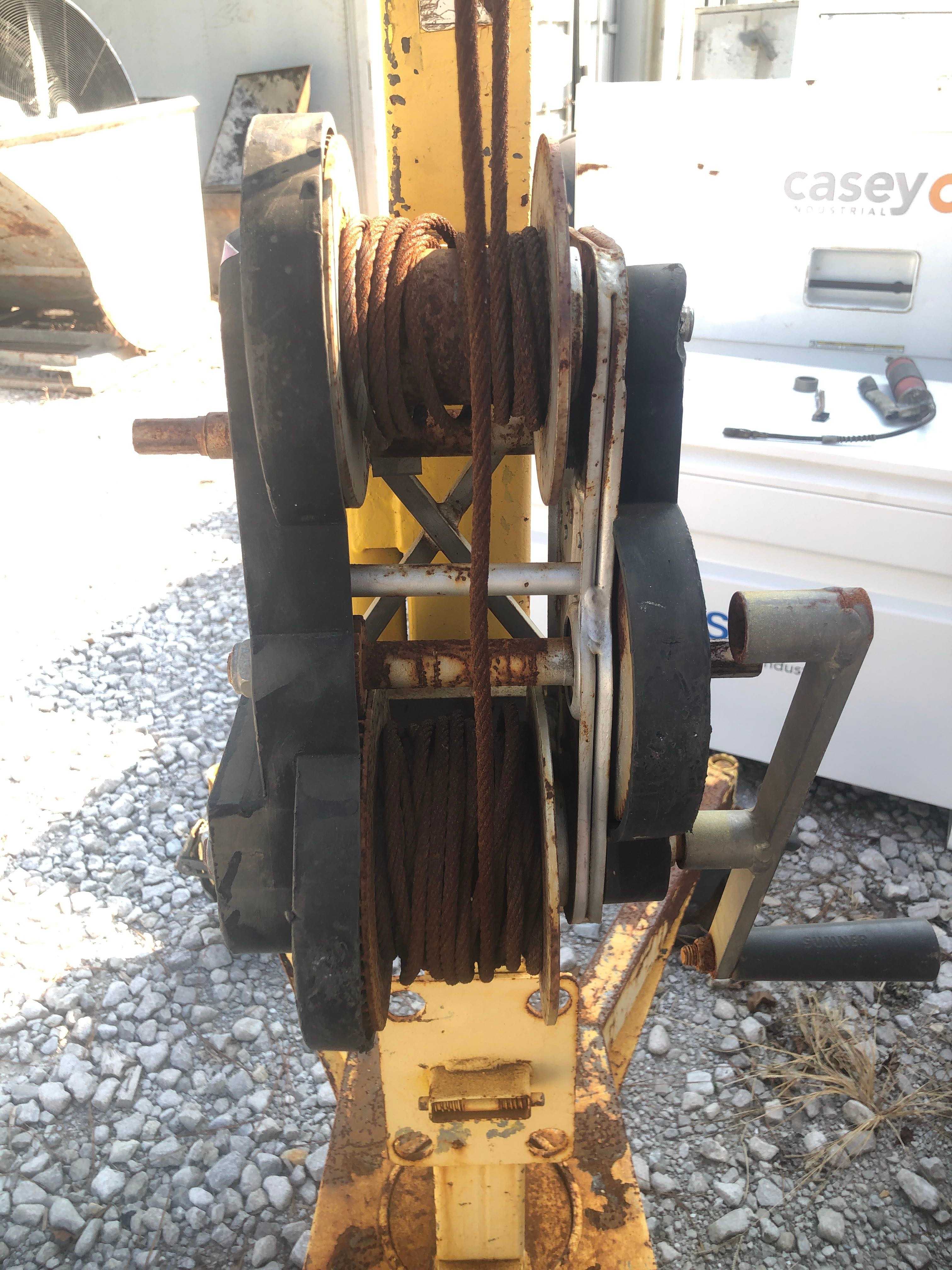 ROUST-A-BOUT LIFT - MATERIAL HANDLING