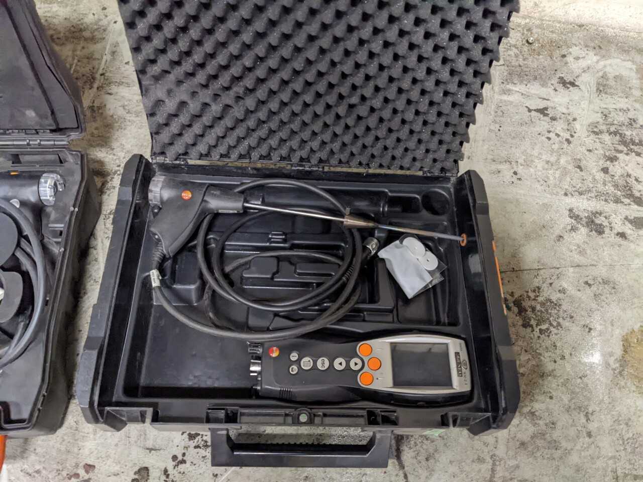 LOT OF 2 ASSORTED TESTO TEST EQUIPMENT, 0632 3307 51 PROBE, 0554 0549 PRINTER - INDUSTRIAL PARTS