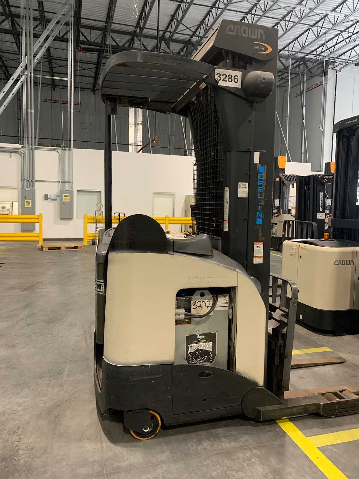 2005 Crown RR522045TT240 reach truck, Hialeah, FL - REACH TRUCKS