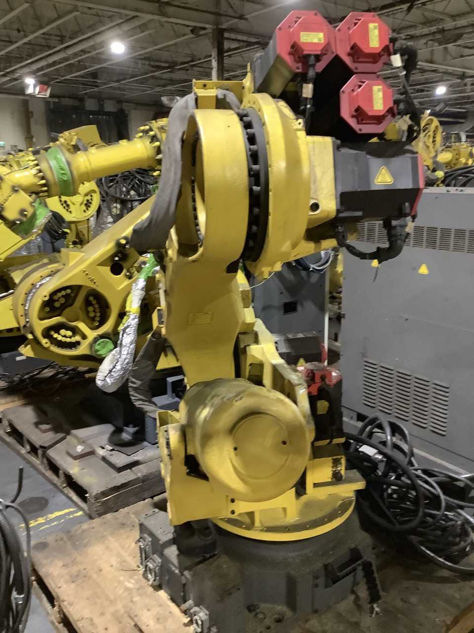 Fanuc R2000iB-210F w/ R30iA Robot - INDUSTRIAL PARTS