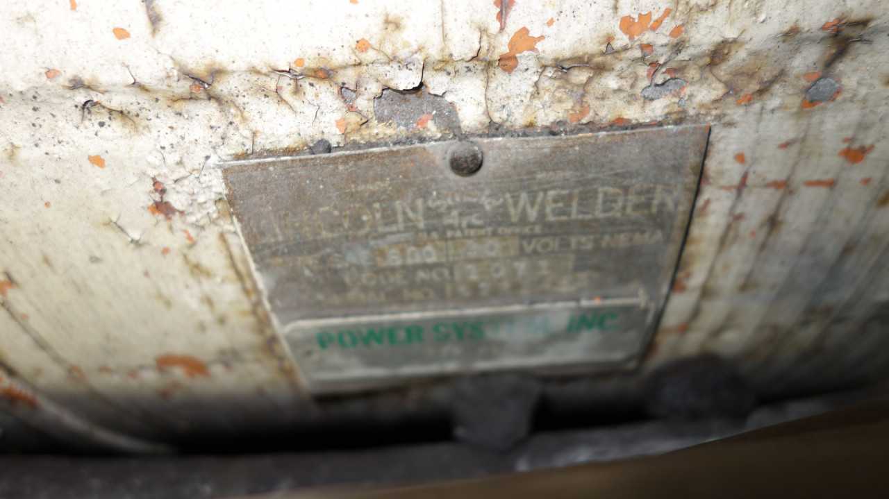 LINCOLN SOLID ARC WELDER 600V - WELDING EQUIPMENT