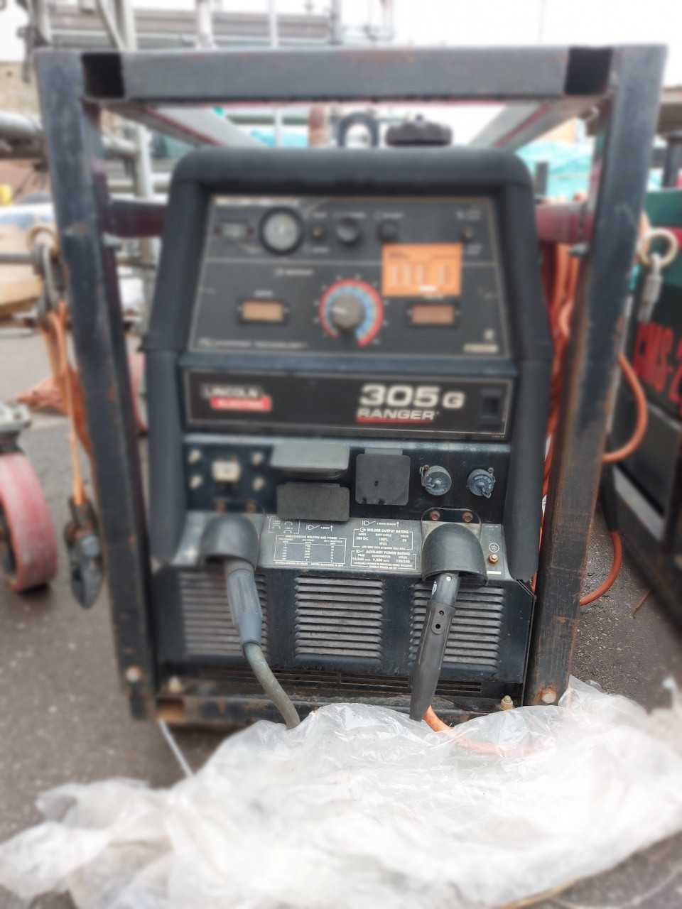 Lincoln Electric 305G Ranger Welder - WELDING EQUIPMENT