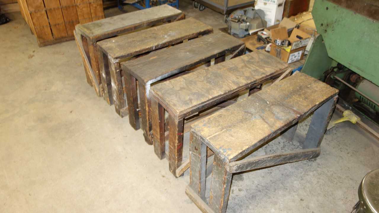 LOT OF 5 WOODEN BENCHES - PLANT & FACILITY