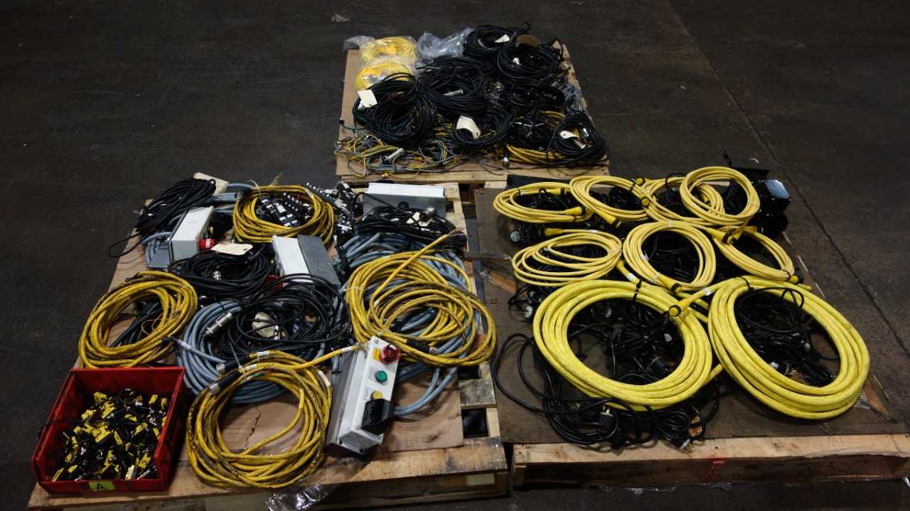 3 PALLETS OF ASSORTED ELECTRICAL CONTROLS, SENSORS, CABLES, CONTROL STATIONS, TURCK, BALLUFF, BANNER - ELECTRICAL COMPONENTS