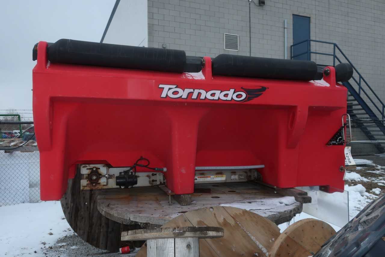 WESTERN TORNADO - 1.5 CU YD POLY HOPPER SPREADER - ELECTRIC POWER TOOLS