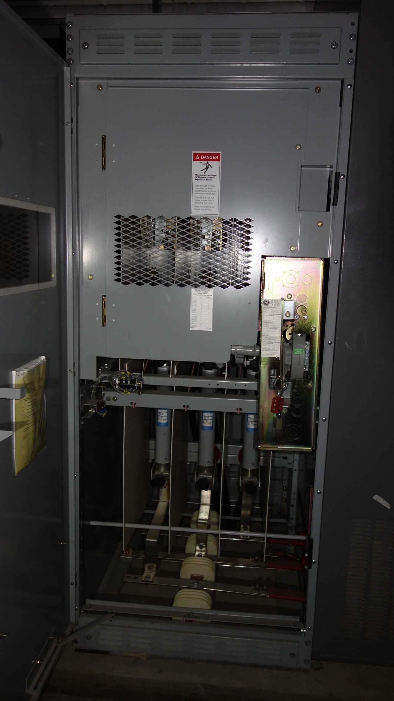 GE INDUSTRIAL MVS 15KV 600A LOAD INTERRUPTER SWITCH - ELECTRICAL COMPONENTS