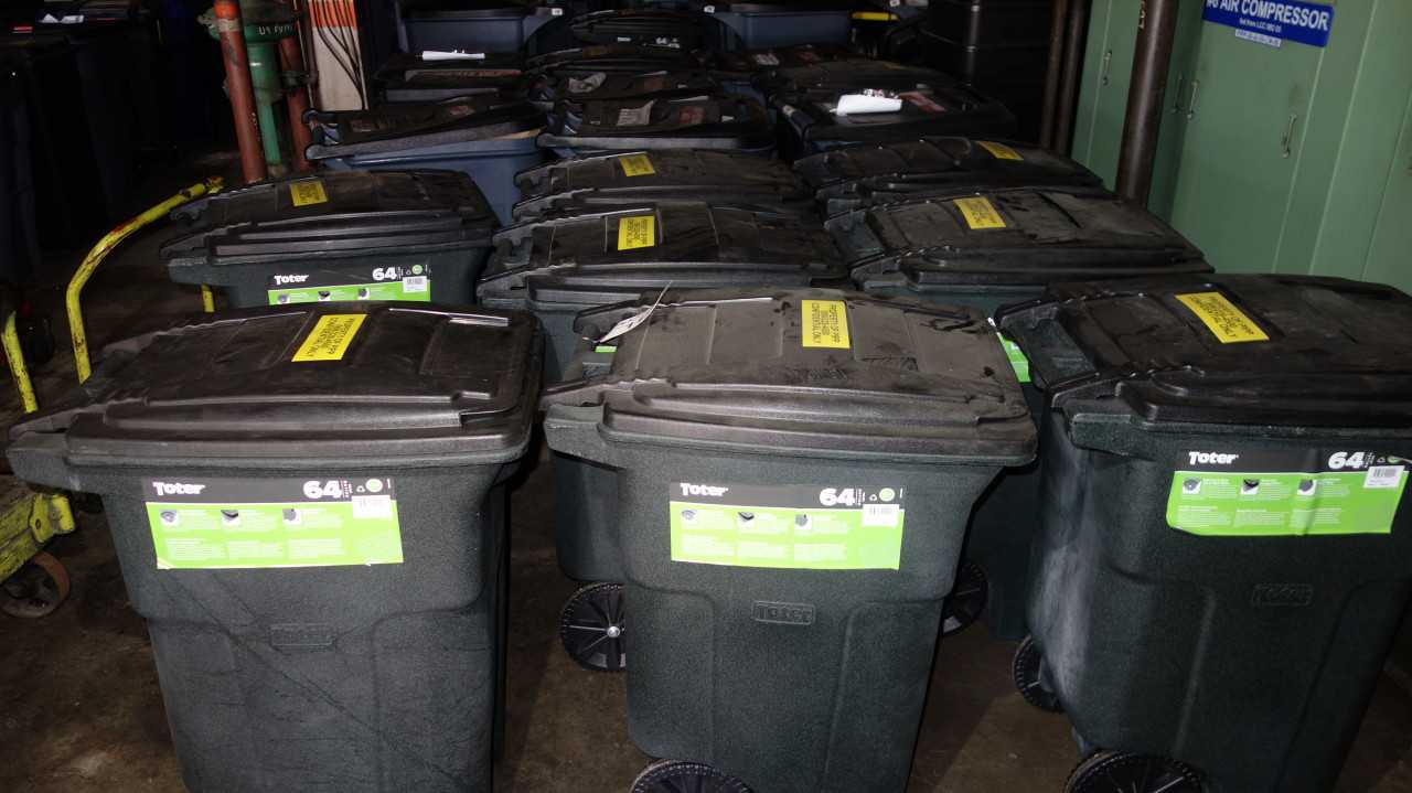 LOT OF 19 ROLLING GARBAGE BINS - ELECTRIC POWER TOOLS