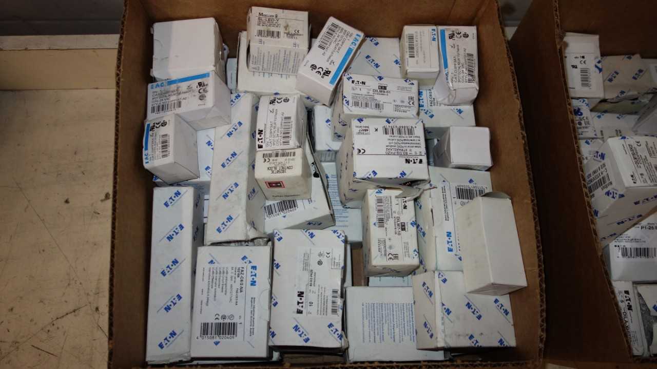 1 BOX OF EATON / CUTLER HAMMER ELECTRICAL - ELECTRICAL COMPONENTS
