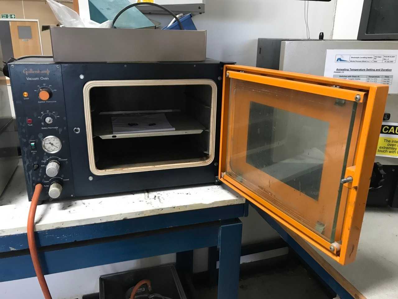 Gallenkamp Vacum Oven - MISCELLANEOUS