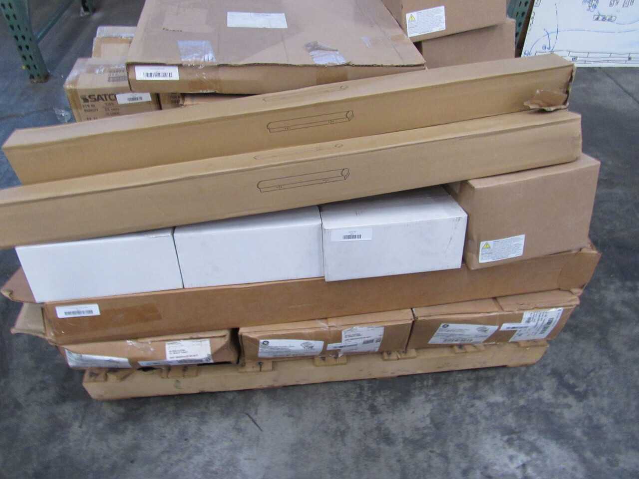 Pallet of 197x Assorted Lights & LEDs - LIGHTING