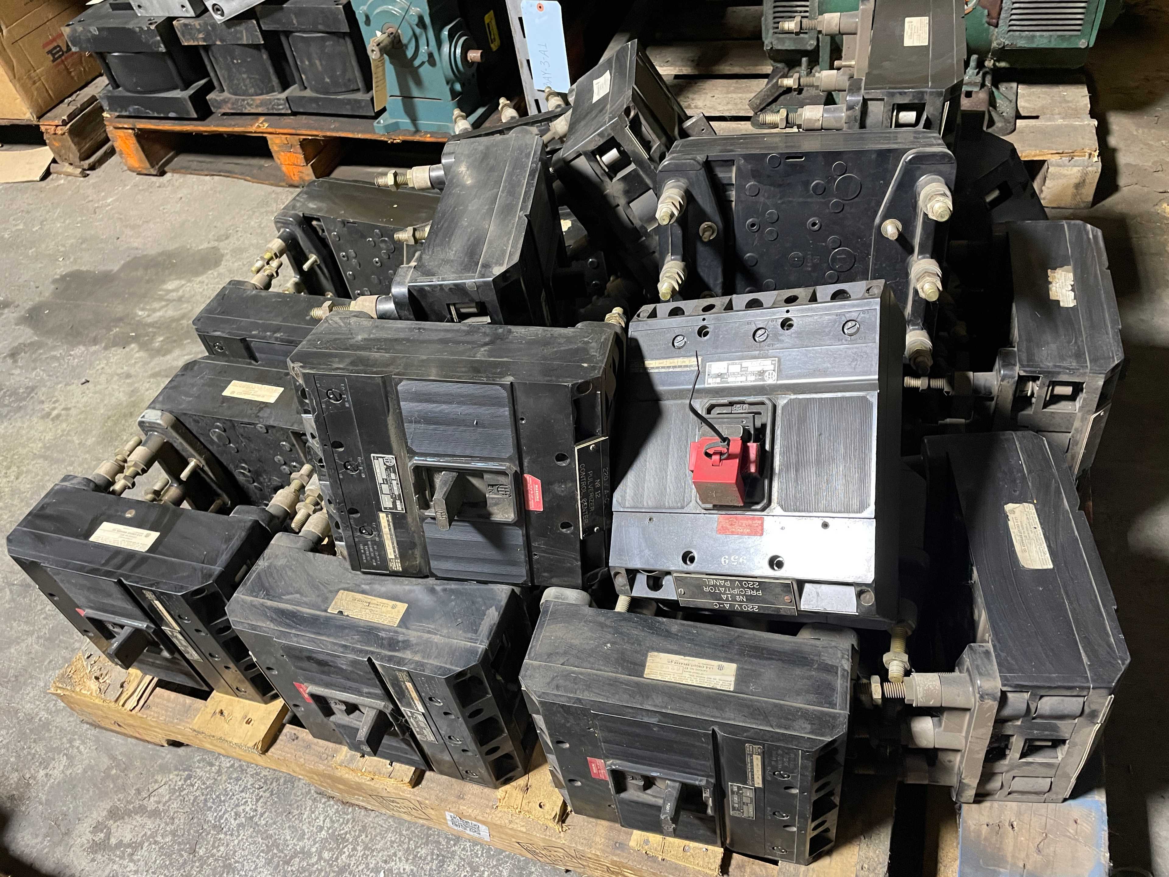QTY 23- ITE 62023 CIRCUIT BREAKERS - CIRCUIT BREAKERS