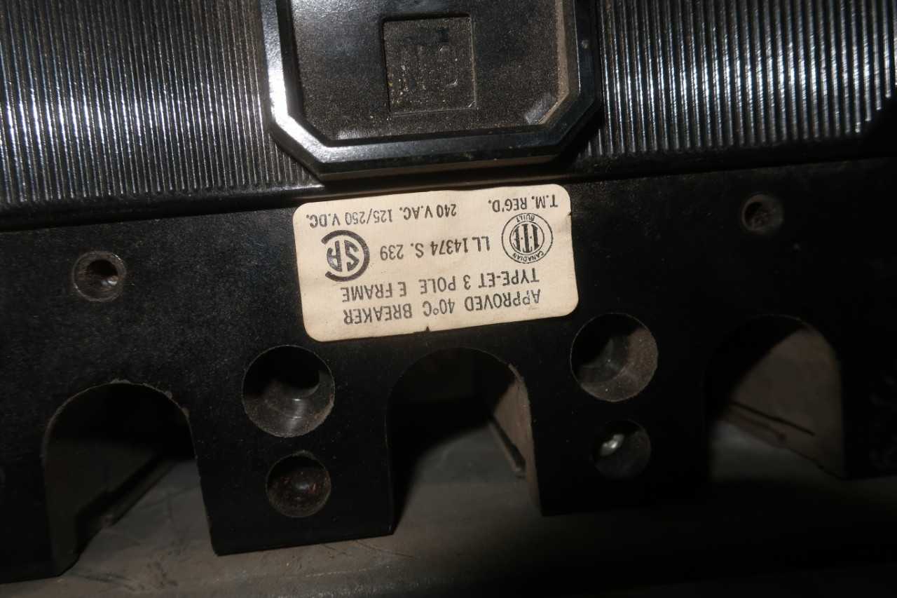 LOT OF ASSORTED 3P CIRCUIT BREAKERS - CIRCUIT BREAKERS