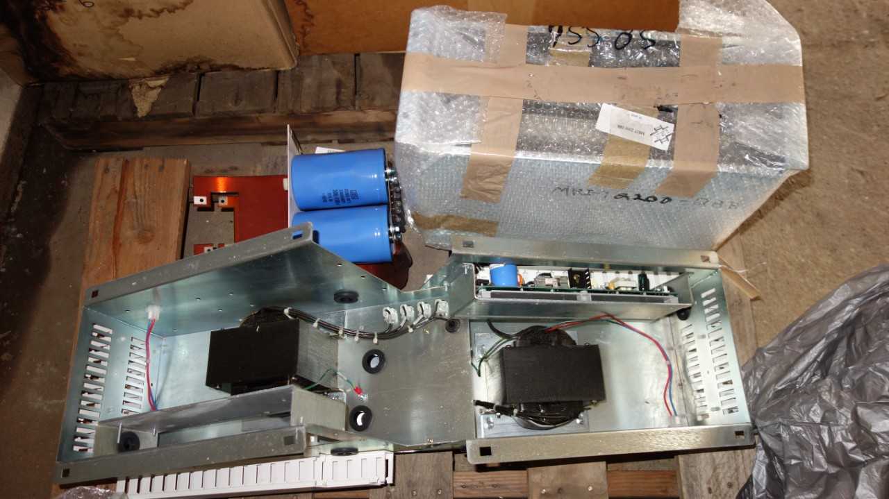 1 PALLET OF NEW ASSORTED ELECTRIC CONTROLS, GE RESISTOR - ELECTRICAL COMPONENTS