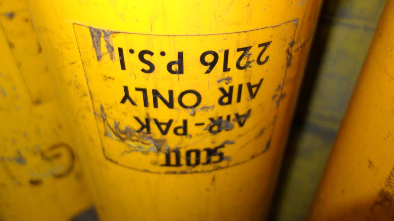 LOT OF 13 SCOTT PESPIRATOR AIR TANKS - MISCELLANEOUS