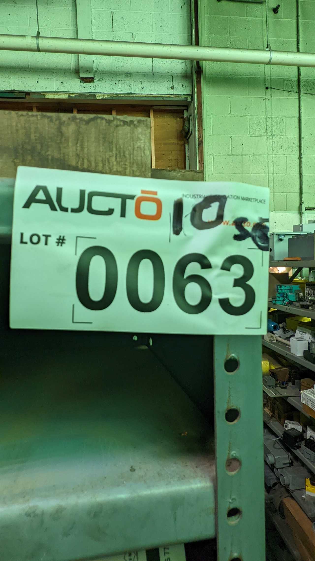Lot of 10 shelves with contents - LIFTING EQUIPMENT