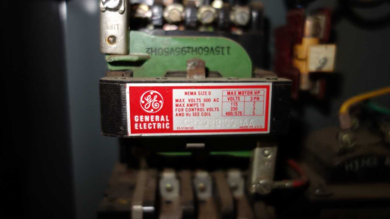 GE CR208B100BAA SIZE 0 FUSED COMBINATION STARTER DISCONNECT - MOTOR STARTERS