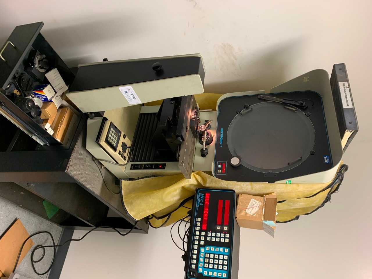 Deltronics DH-214 Optical Comparator - PROCESS EQUIPMENT