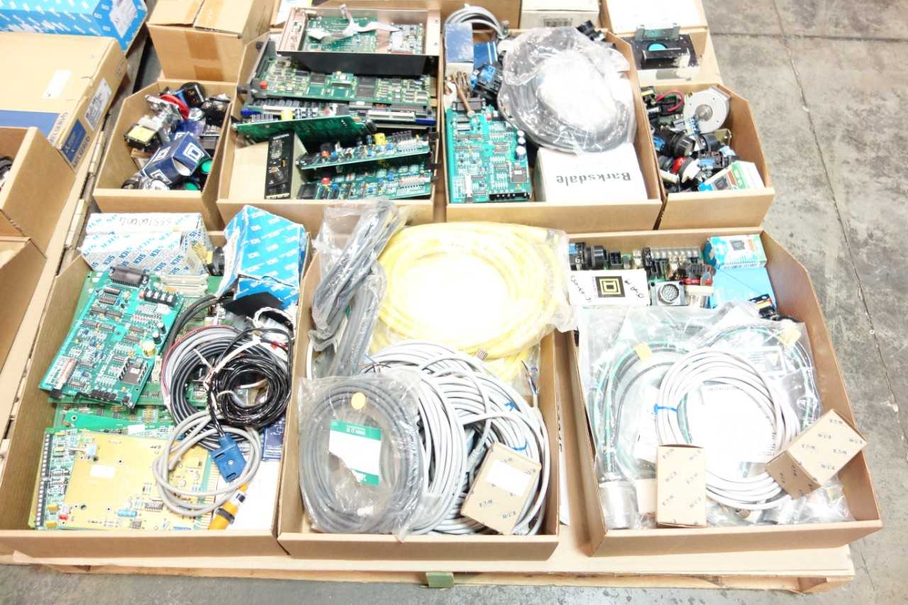 2 PALLETS OF ASSORTED ELECTRICAL OPERATOR INTERFACE PANELS, PHOTOELECTRIC SENSORS, SWITCH CONTROLS- SICK, ALLEN BRADLEY, MITSUBISHI - AUTOMATION & CONTROLS