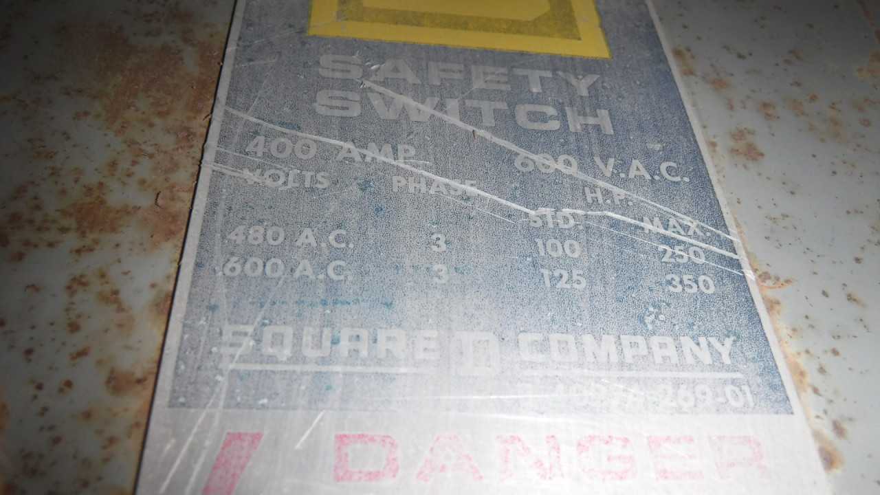 400 Amp Square-D Safety Switch - DISCONNECT SWITCHES