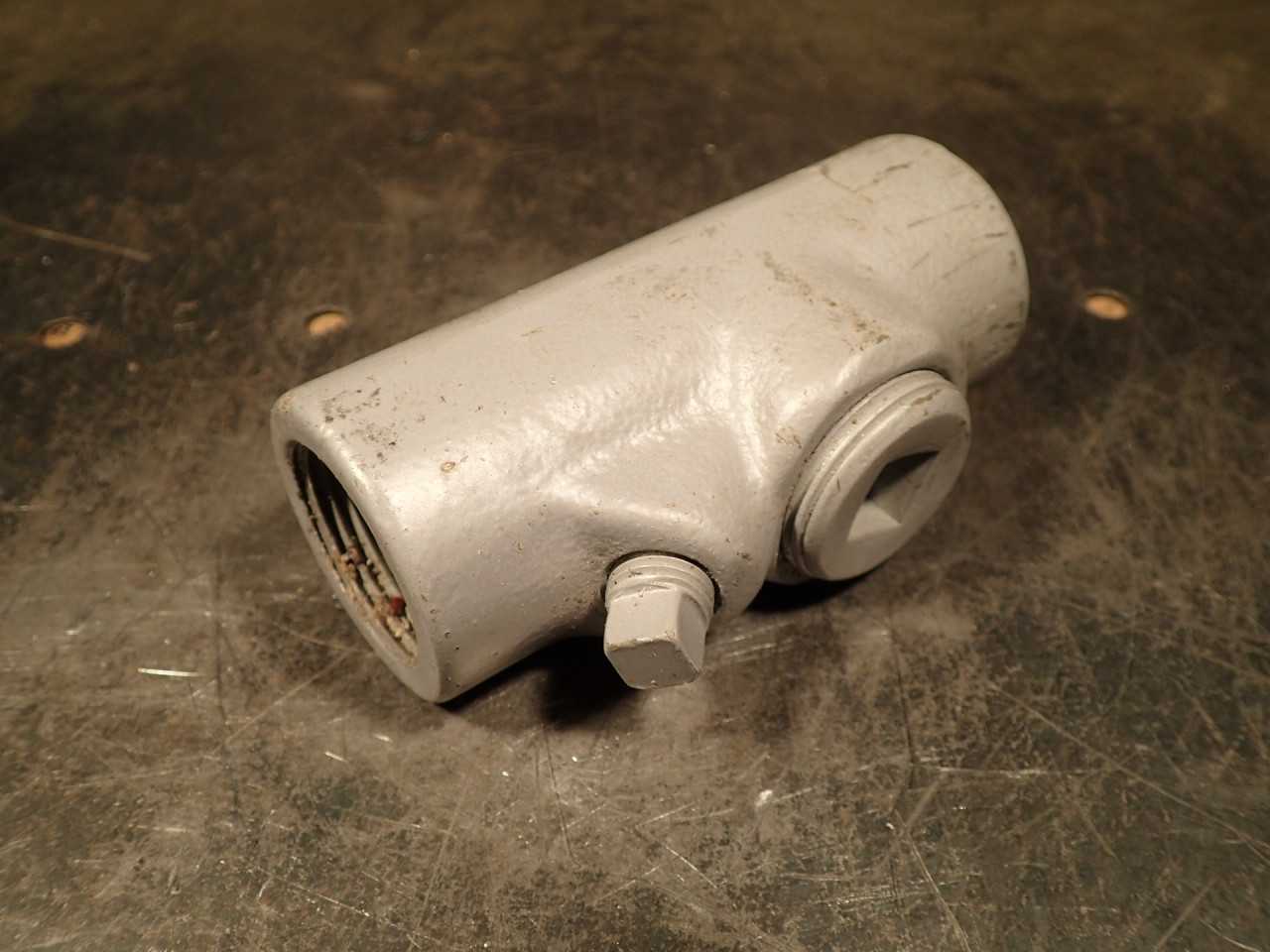 Appleton 1"-EYS Explosion-Proof Horizontal / Vertical Sealing Fitting: NOS - INDUSTRIAL PARTS