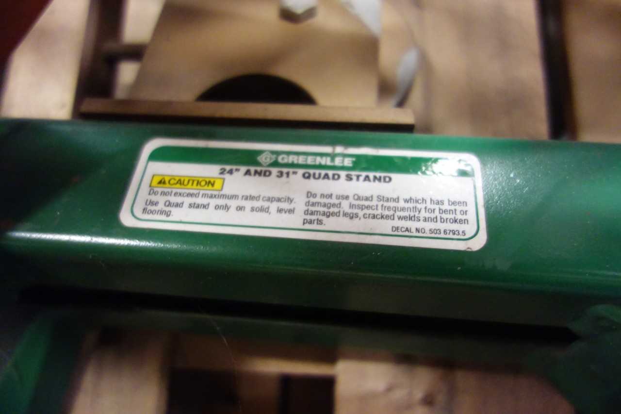 1 PALLET OF JACKSTANDS - LIGHTING