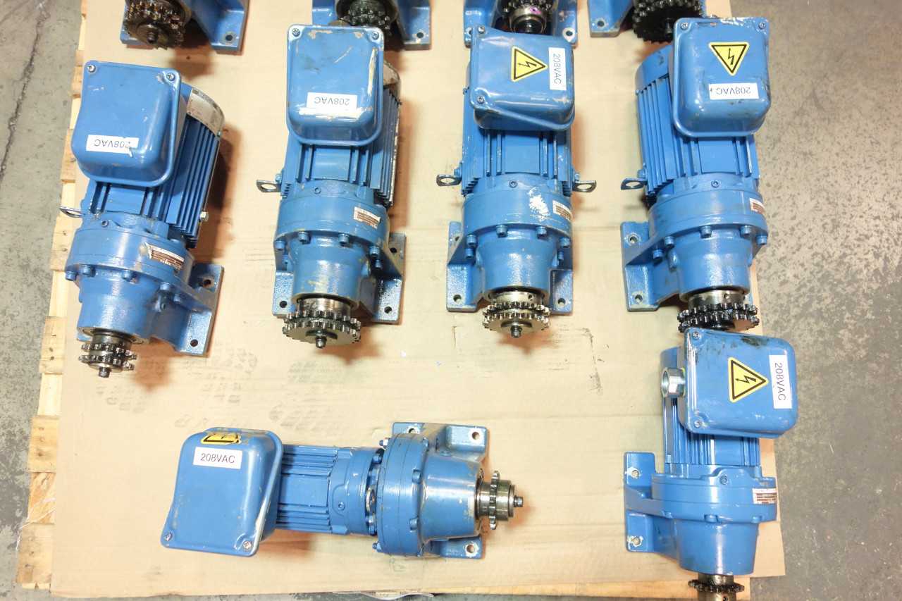 LOT OF SM CYCLO 3 PHASE INDUCTION MOTORS - ELECTRIC MOTORS